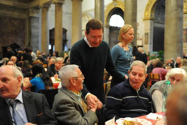 Natale: Roma;in 550 a pranzo poveri a S. Maria in Trastevere