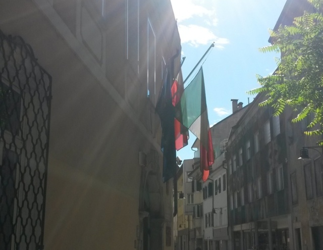 Grande Guerra, ballottaggio comunali con bandiere a mezz'asta a Bolzano